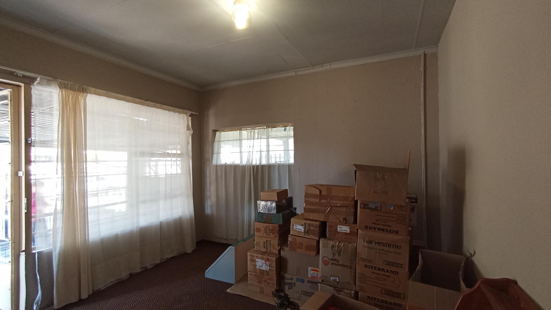 Lounges - 64 square meters of property in Sophiatown