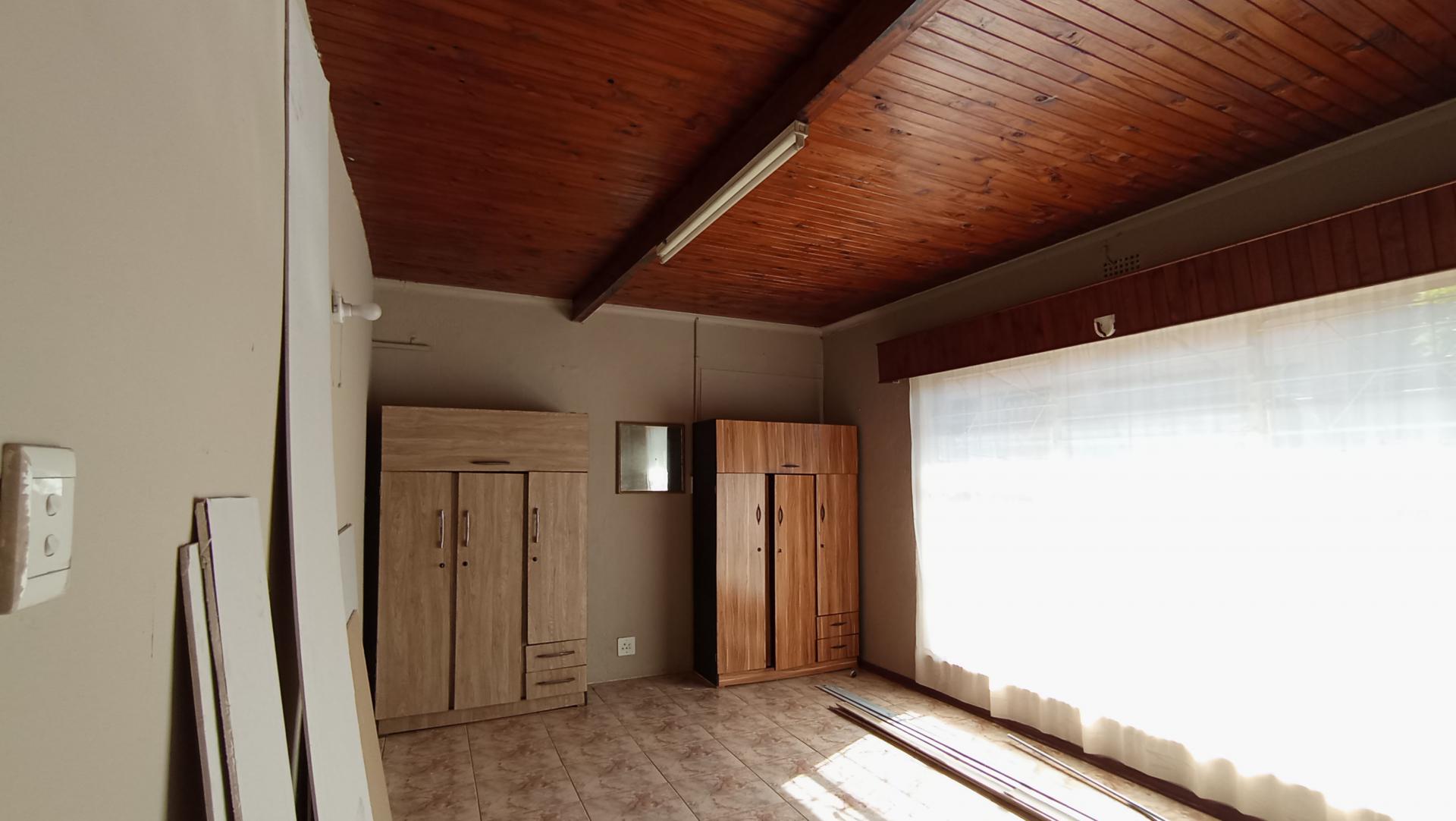 Bed Room 1 - 41 square meters of property in Sophiatown