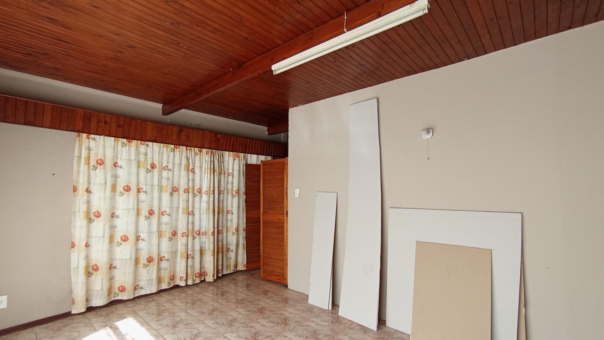 Bed Room 1 - 41 square meters of property in Sophiatown
