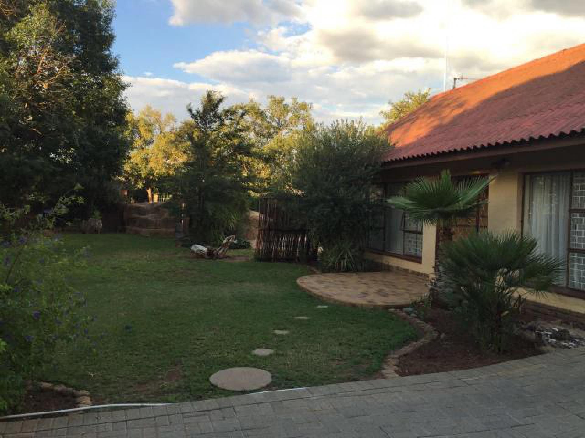 Front View of property in Vryburg