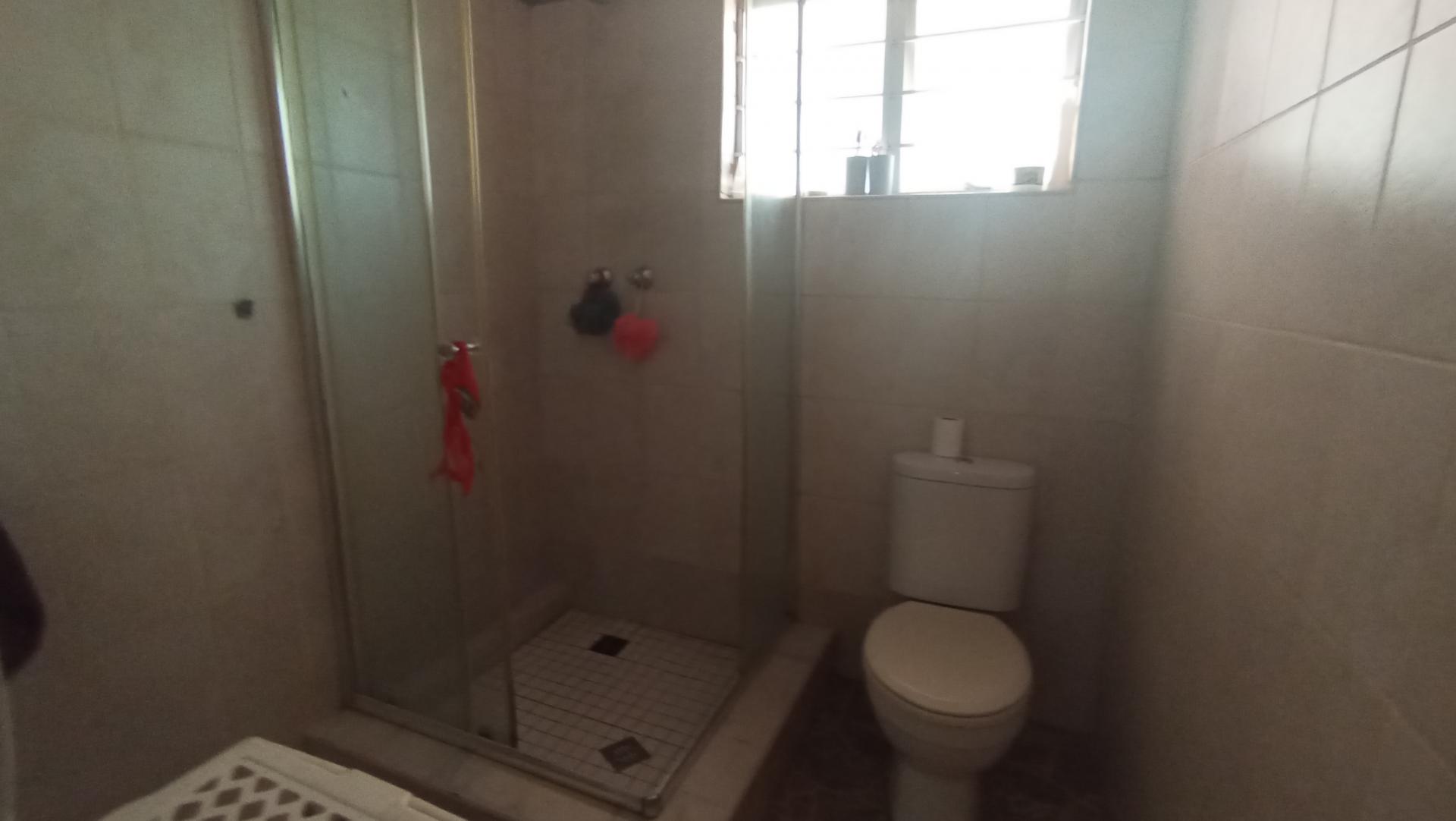 Bathroom 1 - 5 square meters of property in Durban Central