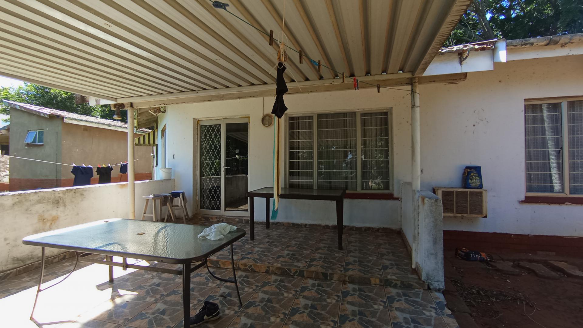 Patio - 28 square meters of property in Durban Central
