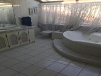 Bathroom 2 of property in Bulwer (Dbn)