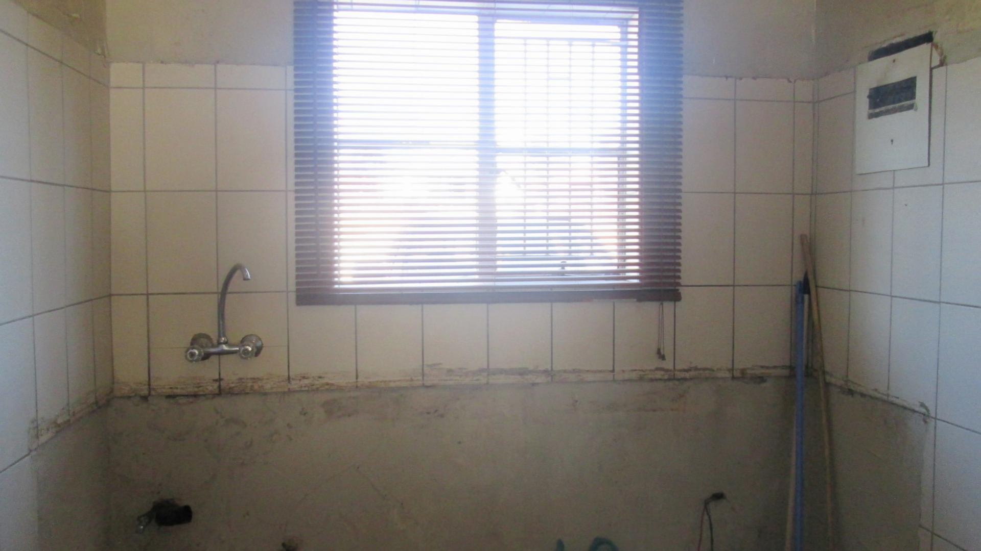 Kitchen - 8 square meters of property in Germiston