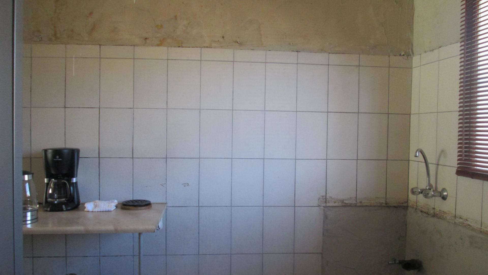 Kitchen - 8 square meters of property in Germiston