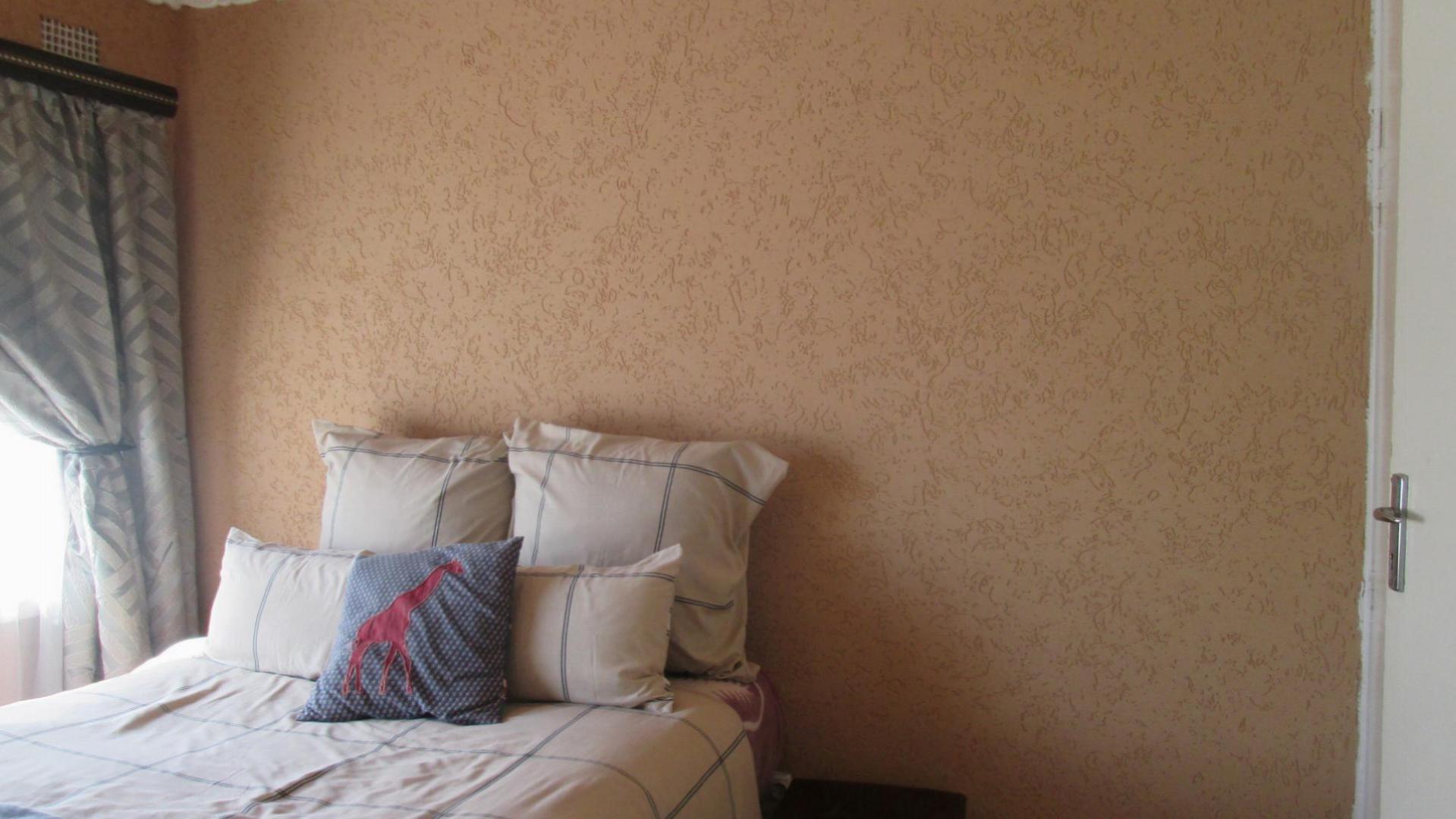 Main Bedroom - 12 square meters of property in Germiston