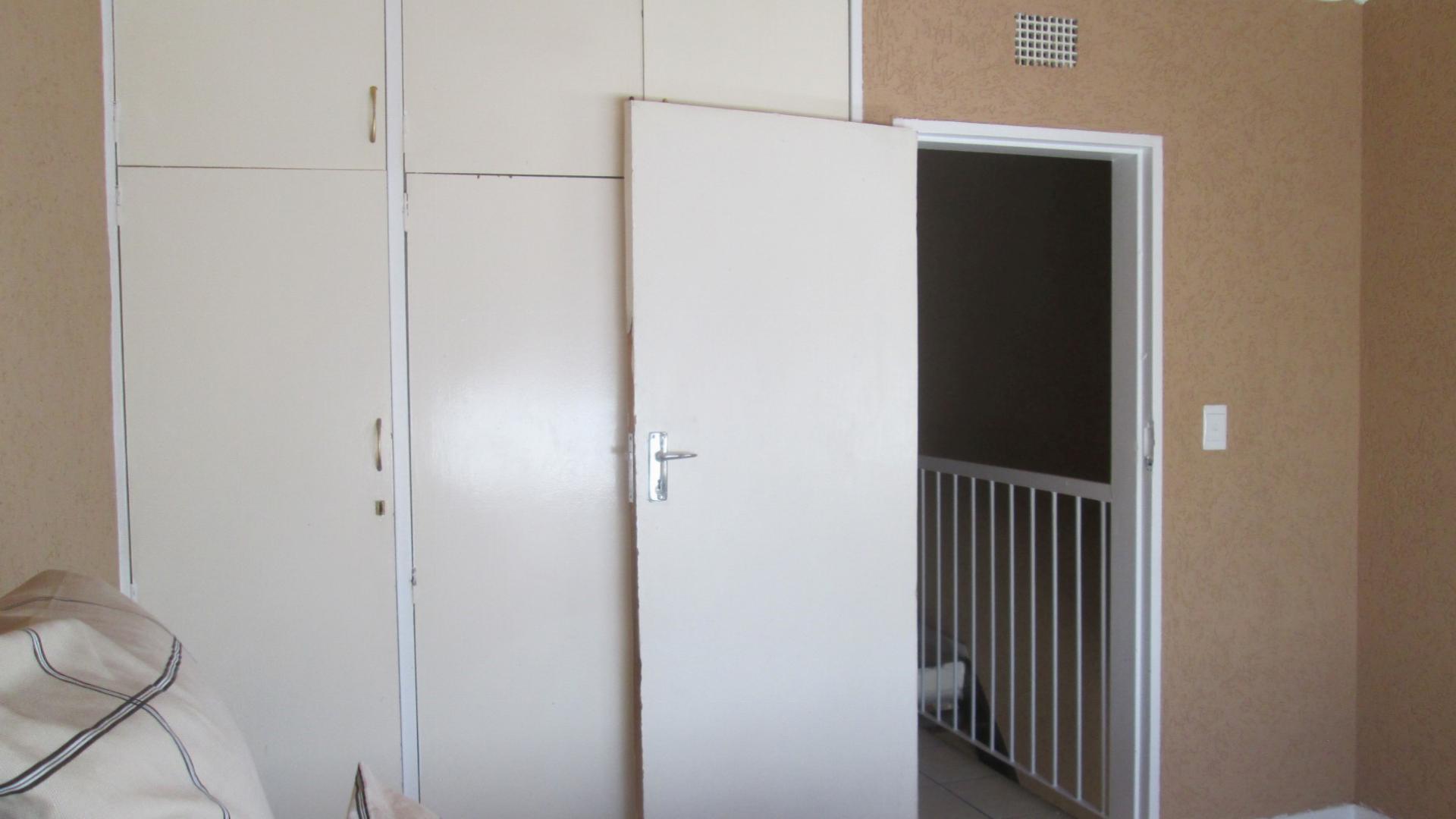 Main Bedroom - 12 square meters of property in Germiston