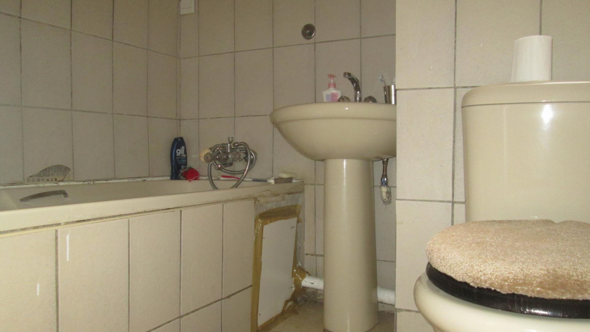Main Bathroom - 3 square meters of property in Germiston