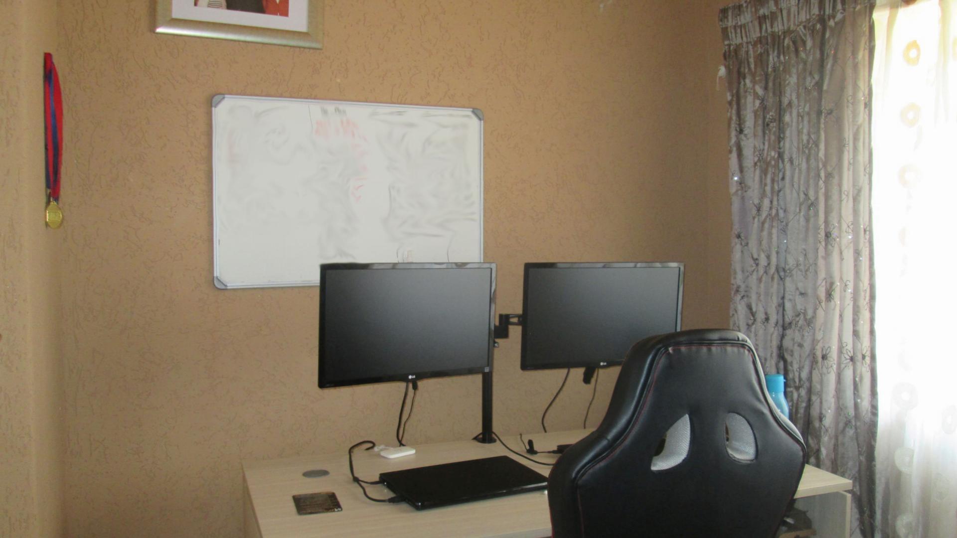 2 Bedroom Duplex for Sale For Sale in Germiston Private Sa