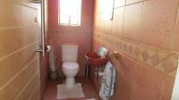 Guest Toilet - 4 square meters of property in Three Rivers