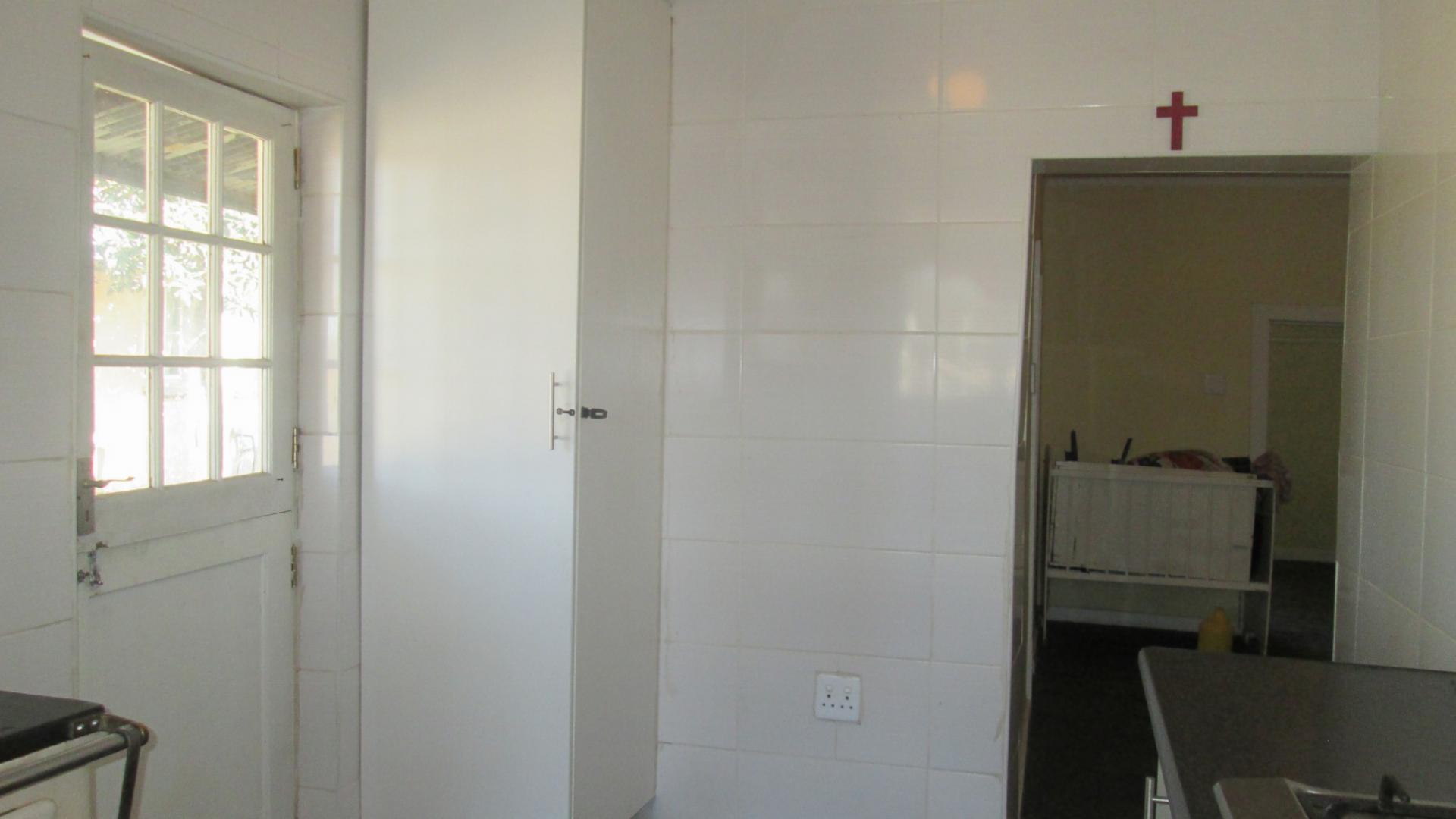 Kitchen - 13 square meters of property in De Deur