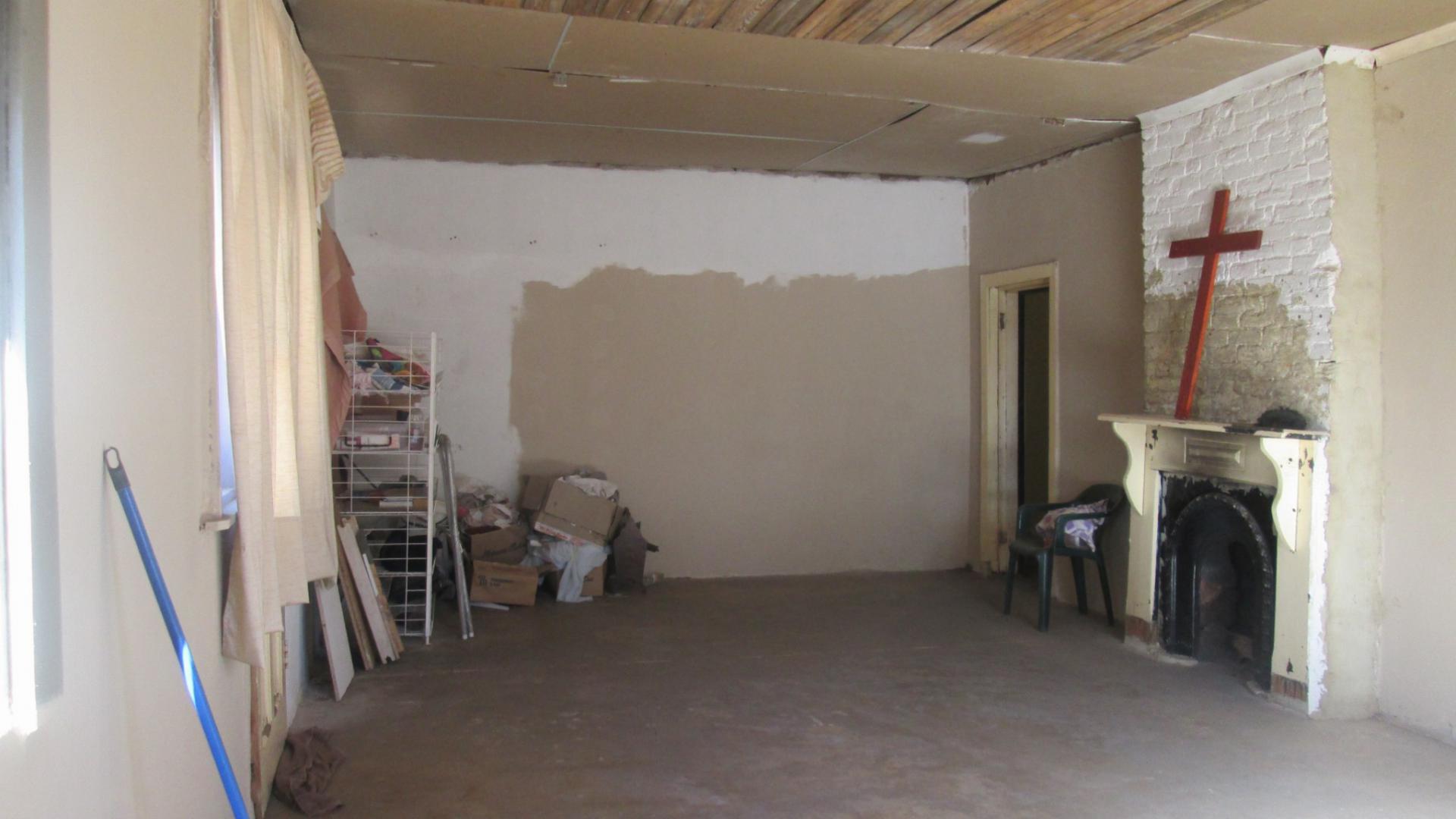 Dining Room - 16 square meters of property in De Deur