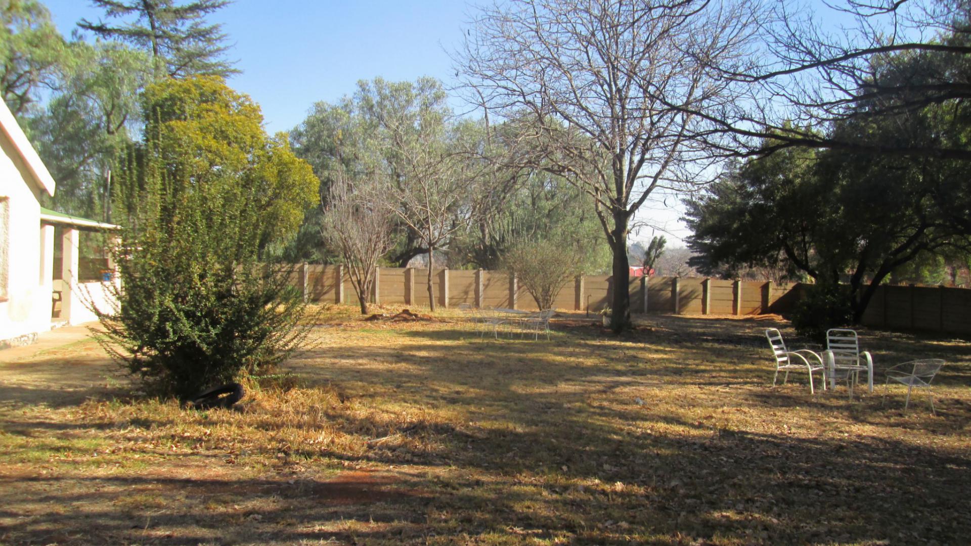 Backyard of property in De Deur