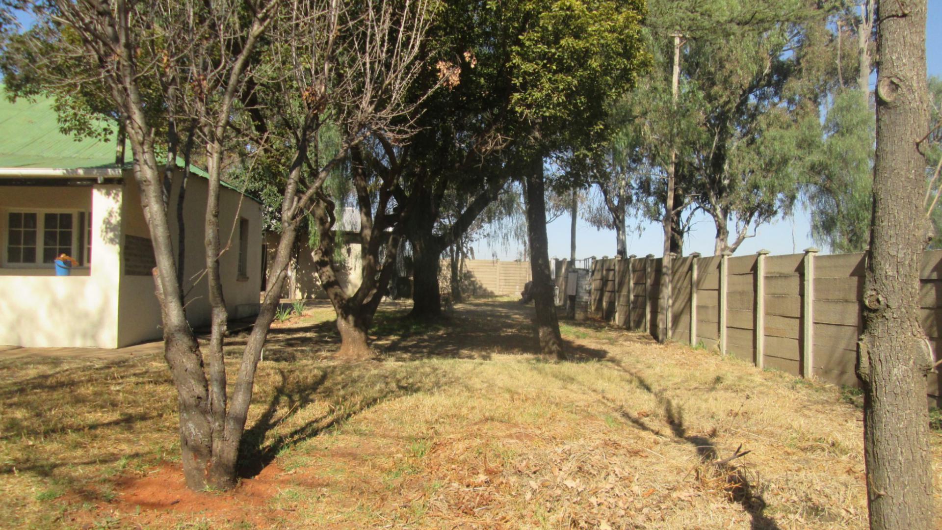 Backyard of property in De Deur