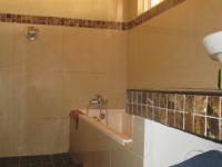 Main Bathroom - 25 square meters of property in De Deur