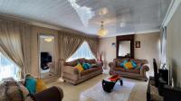 Lounges - 31 square meters of property in Vanderbijlpark