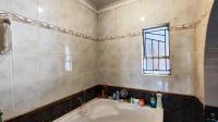 Bathroom 1 - 8 square meters of property in Vanderbijlpark