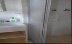 Bathroom 1 - 4 square meters of property in Bettys Bay