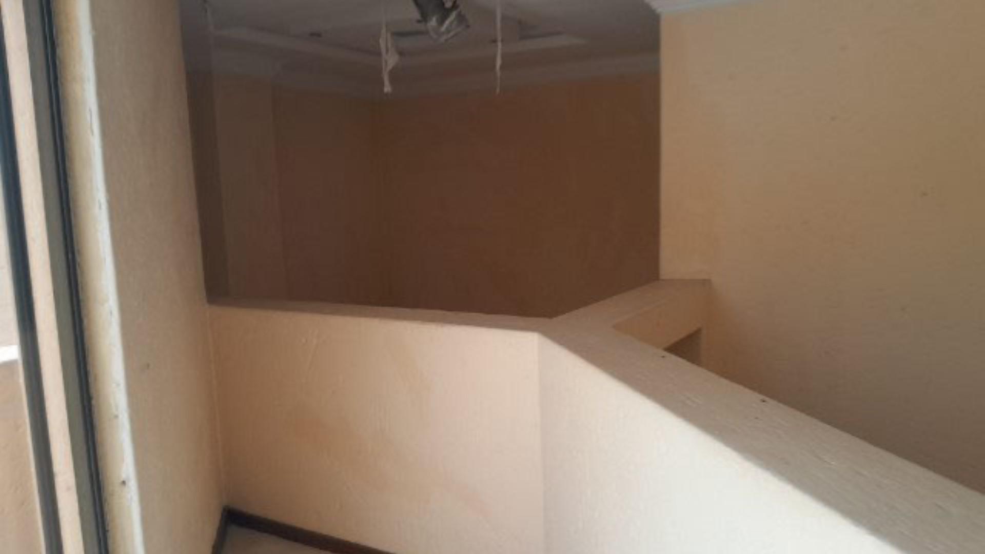 Spaces - 84 square meters of property in Bedfordview