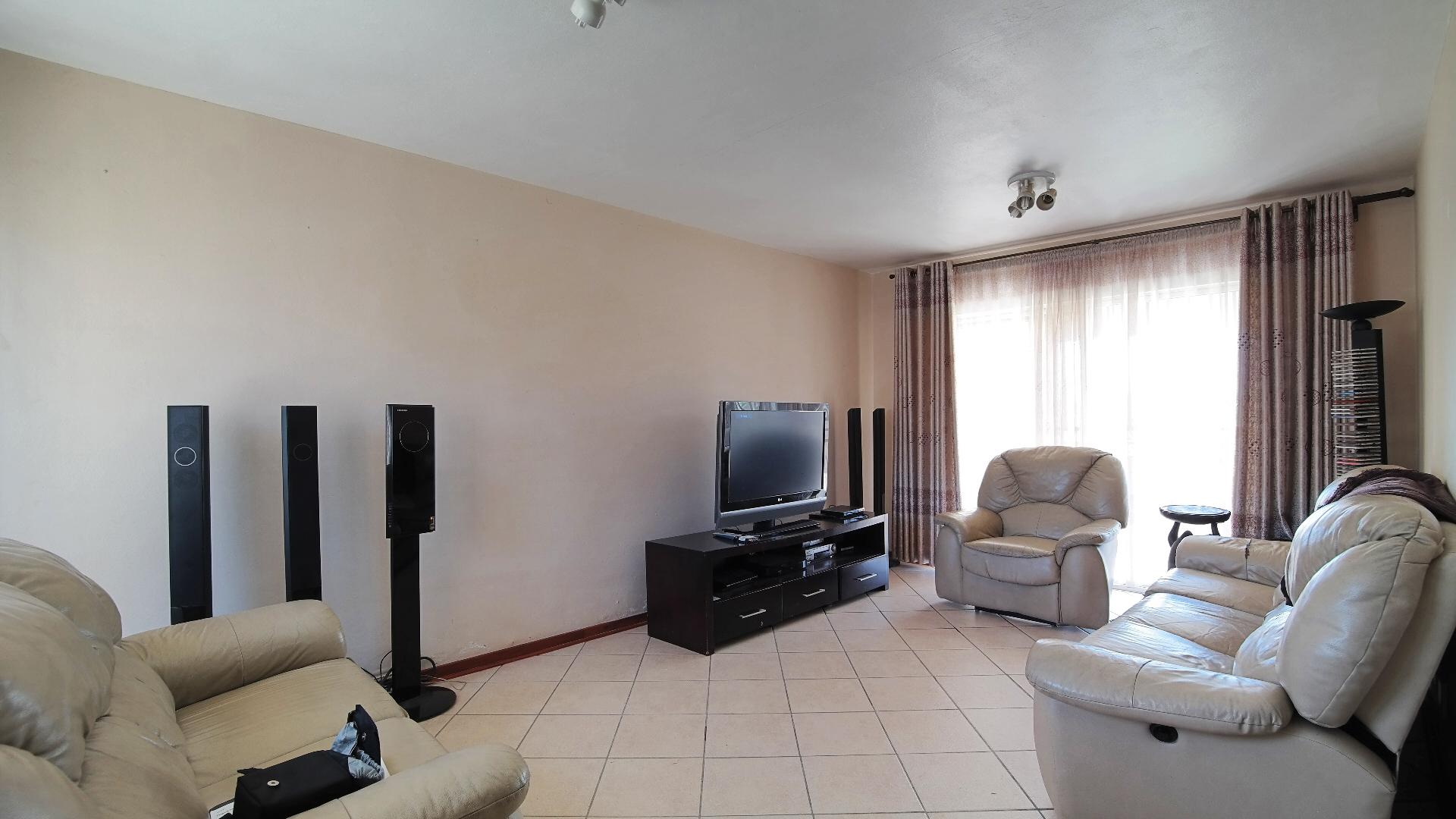 Lounges - 19 square meters of property in Noordwyk