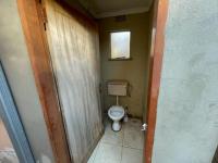 Staff Bathroom - 2 square meters of property in Mapleton