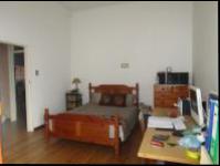 Bed Room 1 - 18 square meters of property in Krugersdorp