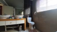 Main Bathroom - 10 square meters of property in Jukskei Park