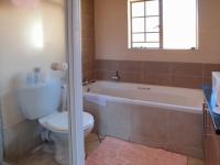 Bathroom 1 - 7 square meters of property in Mooikloof Ridge