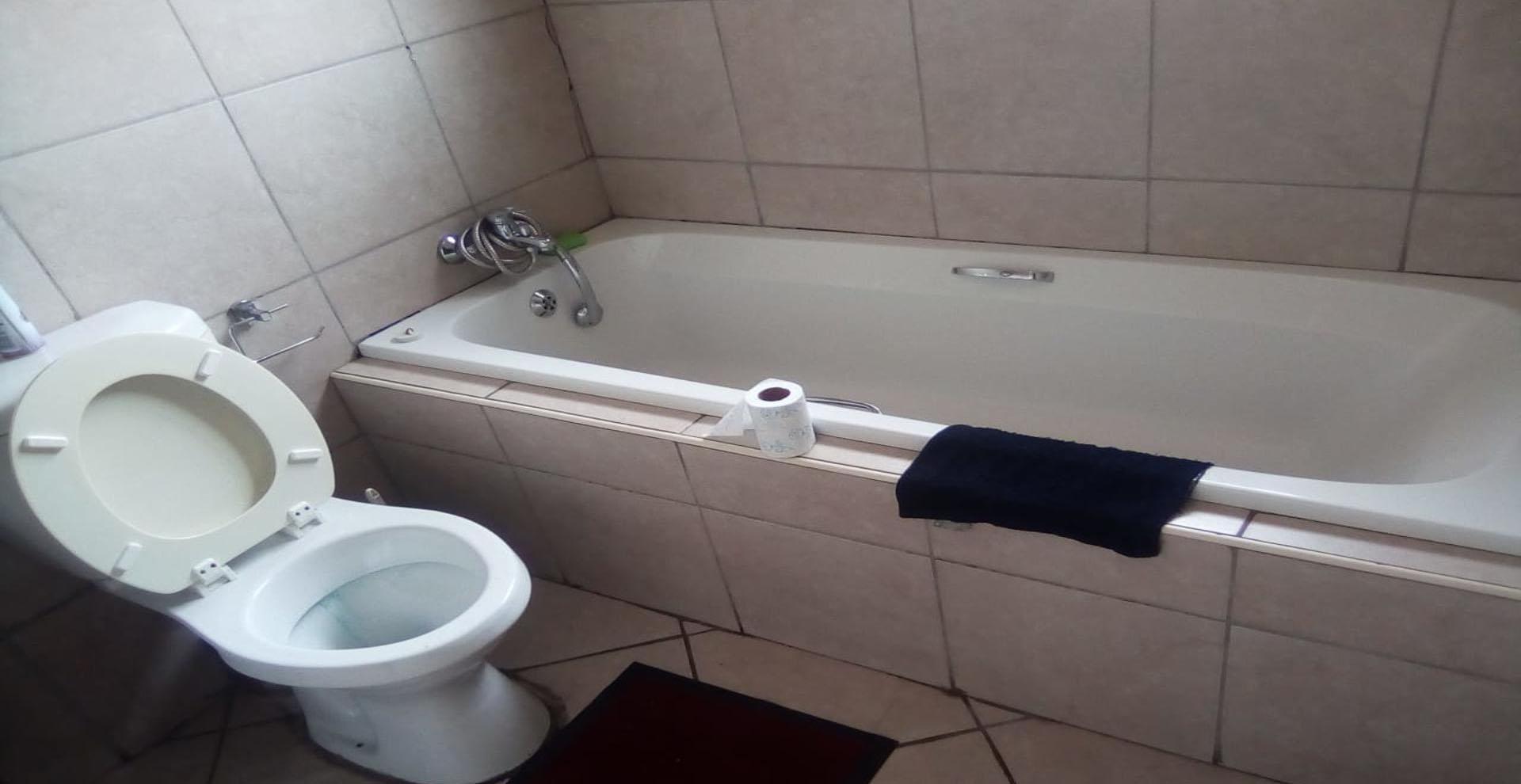 Bathroom 1 of property in Middelburg - MP