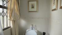 Guest Toilet - 4 square meters of property in Beverley