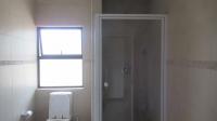 Bathroom 3+ - 7 square meters of property in Beverley