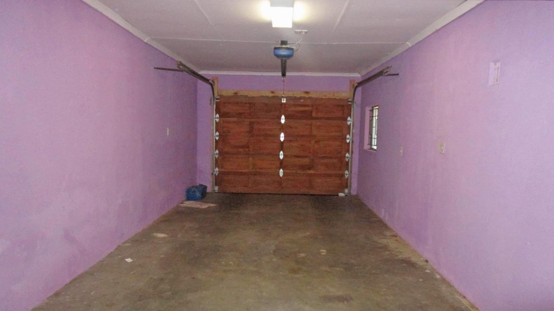 Rooms of property in Lenasia South