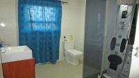 Main Bathroom - 7 square meters of property in Lenasia South