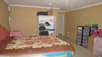 Main Bedroom - 19 square meters of property in Lenasia South