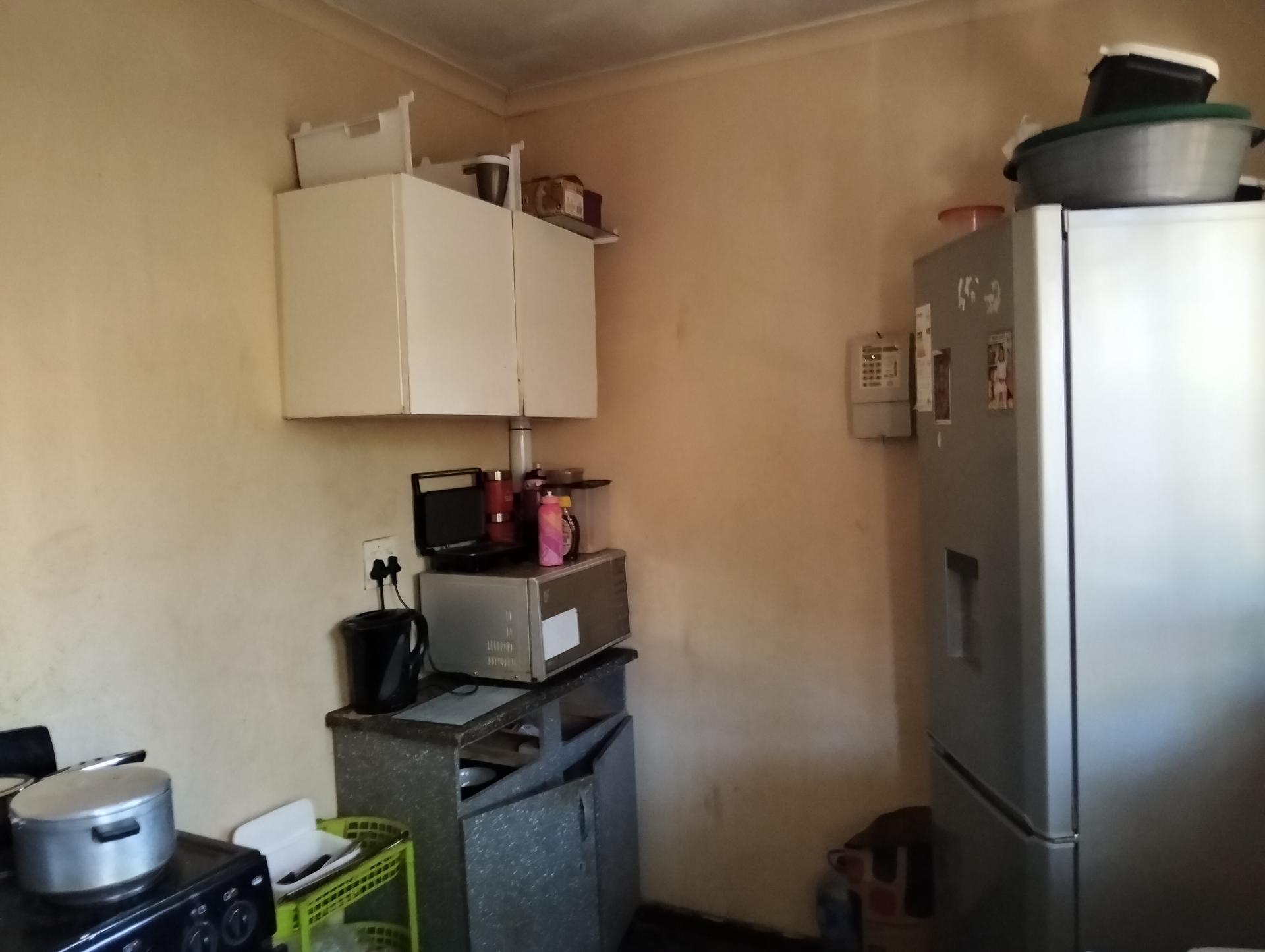 Kitchen of property in Geelhoutpark