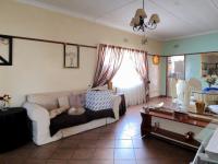 Lounges - 25 square meters of property in Rustenburg