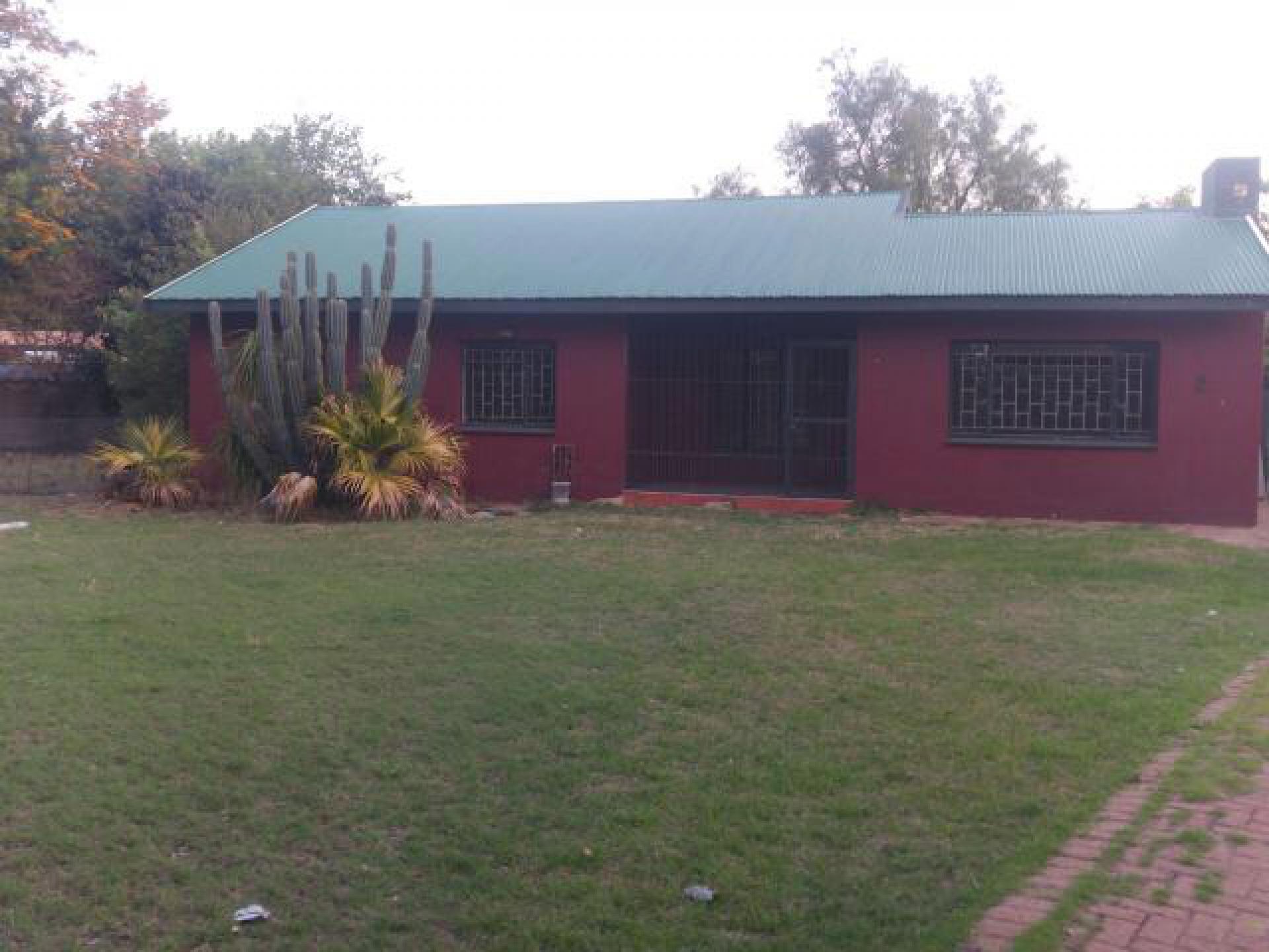 Front View of property in Middelburg - MP