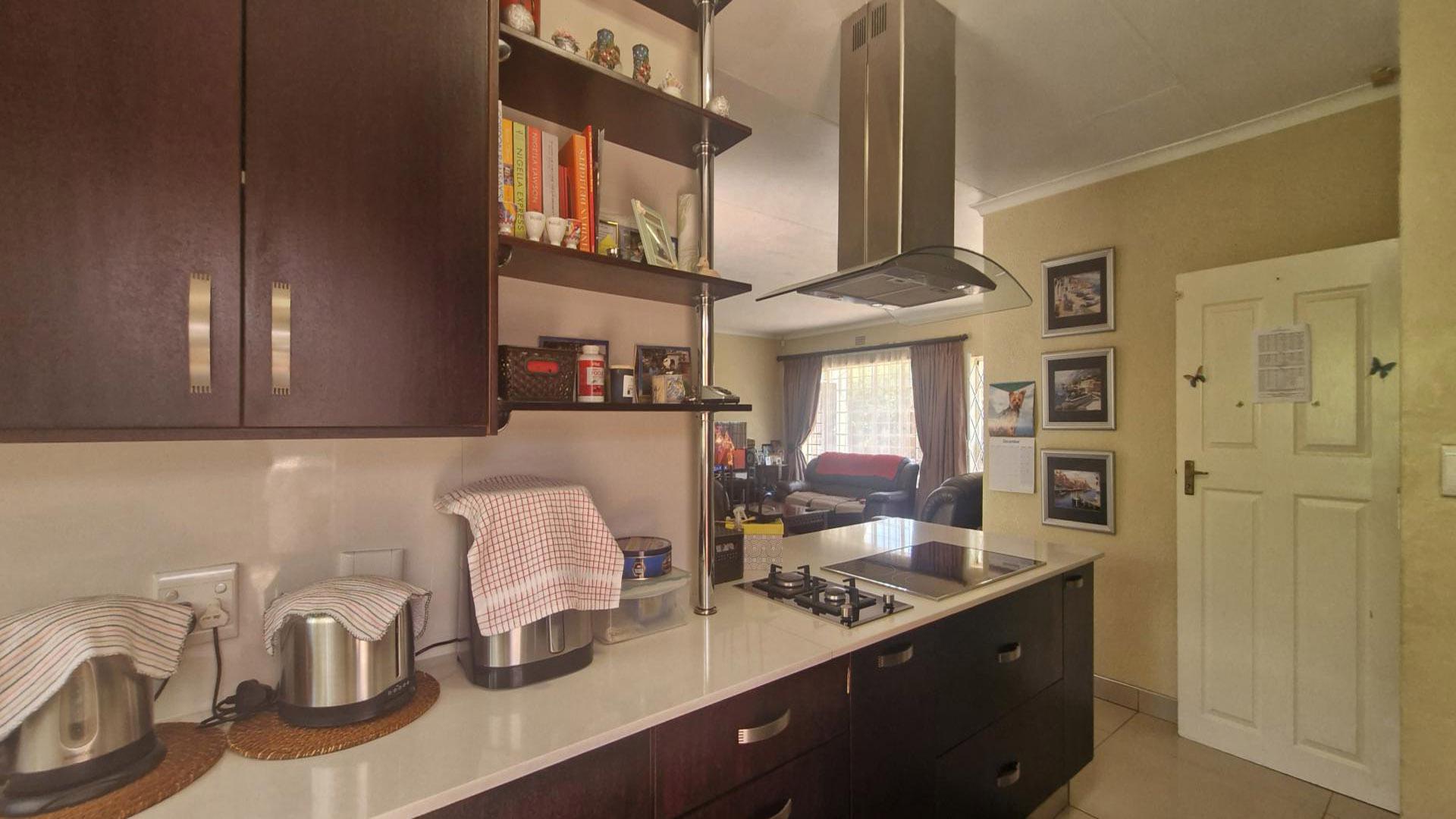 Kitchen of property in Buccleuch