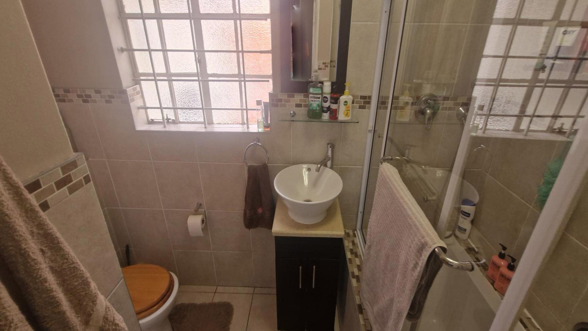 Bathroom 2 of property in Buccleuch