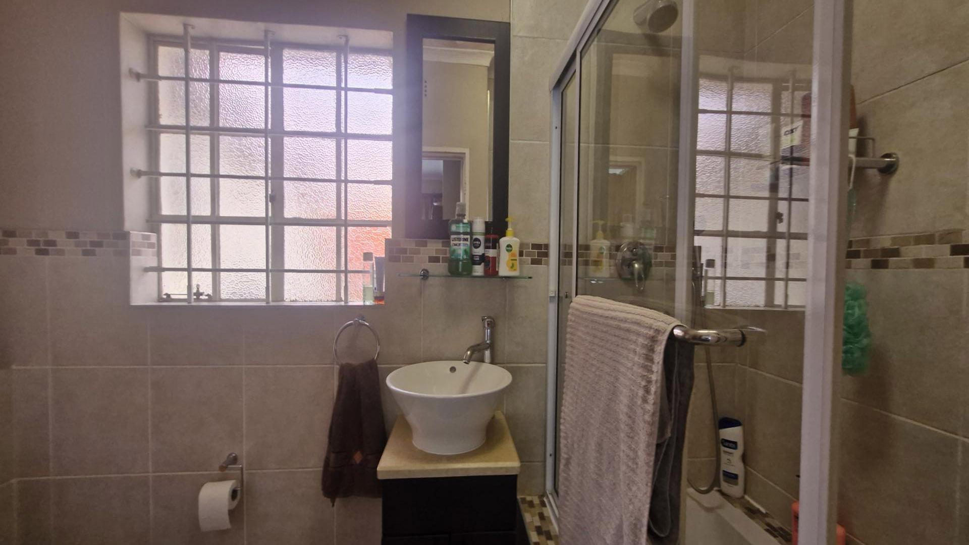 Bathroom 2 of property in Buccleuch