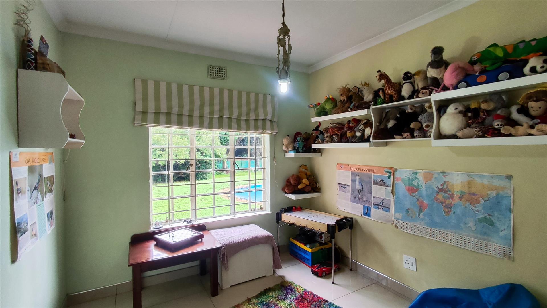 Bed Room 2 - 12 square meters of property in Buccleuch