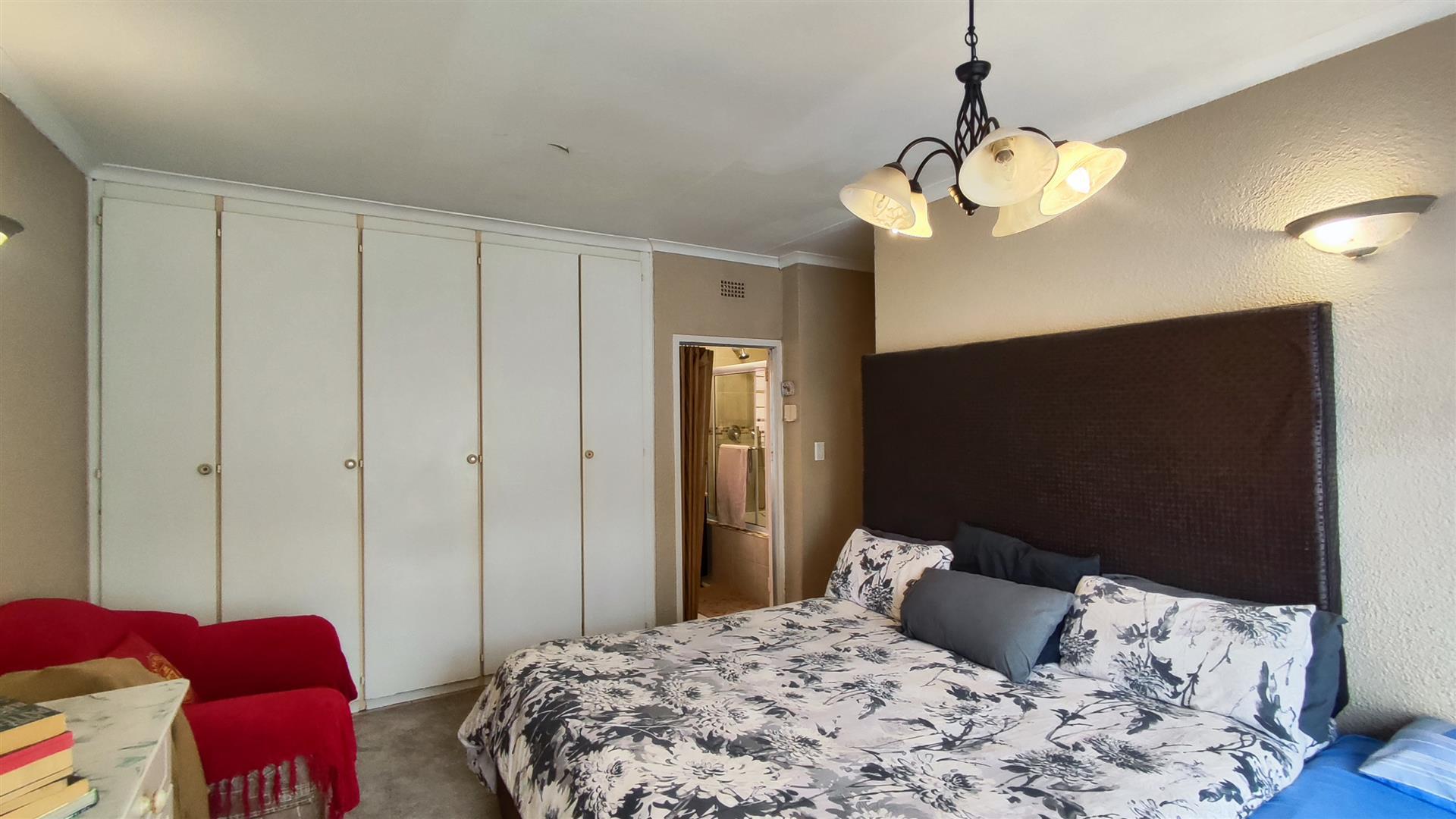 Main Bedroom - 22 square meters of property in Buccleuch