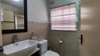 Bathroom 1 - 5 square meters of property in Buccleuch