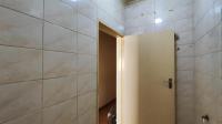 Bathroom 3+ of property in Verwoerdpark