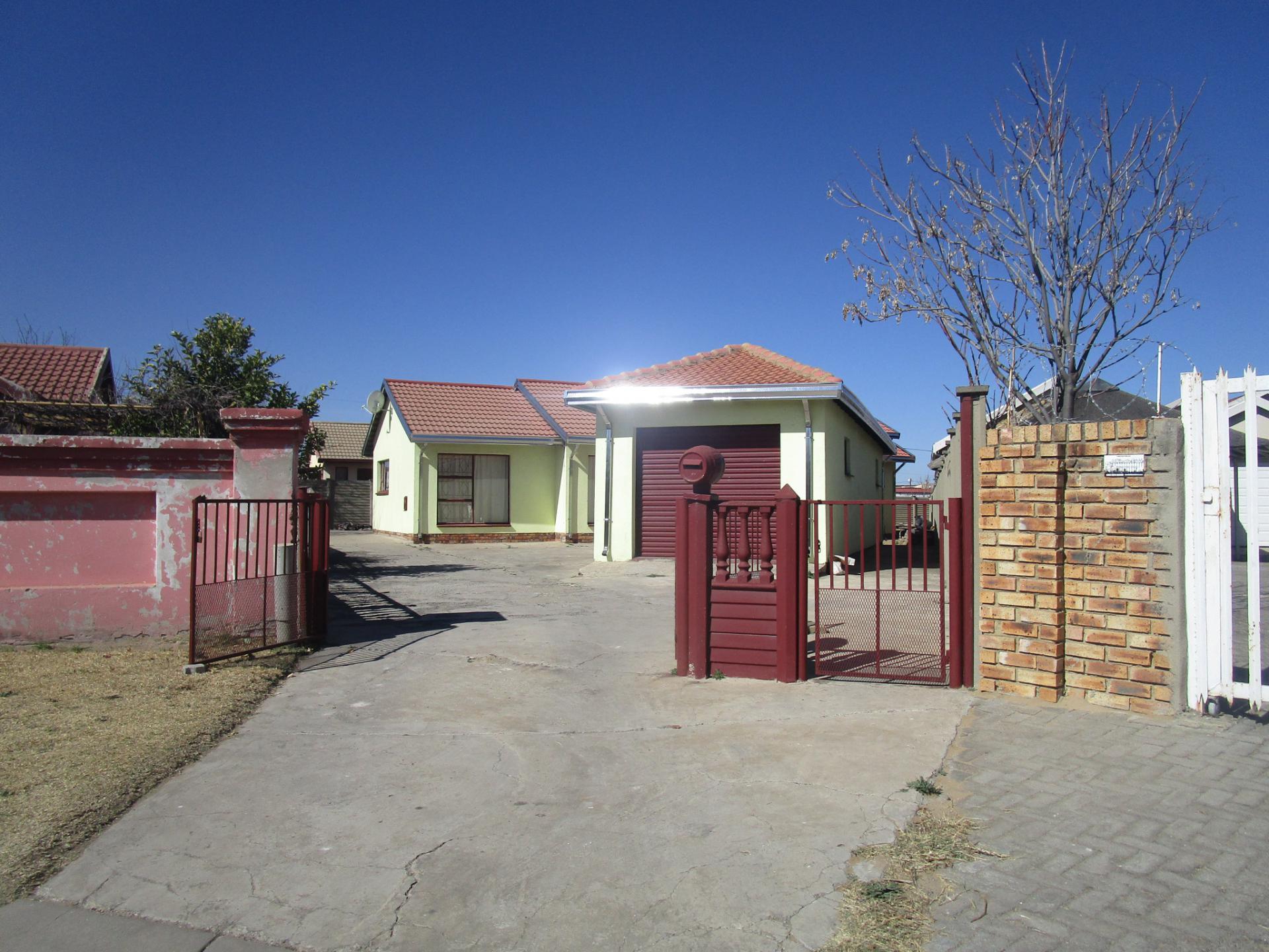 Front View of property in Sasolburg