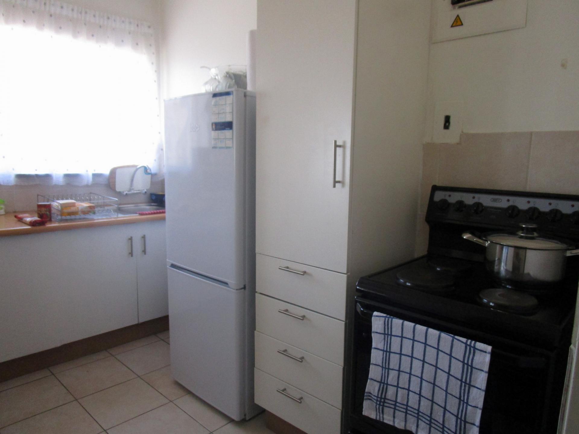 Kitchen - 10 square meters of property in Horison
