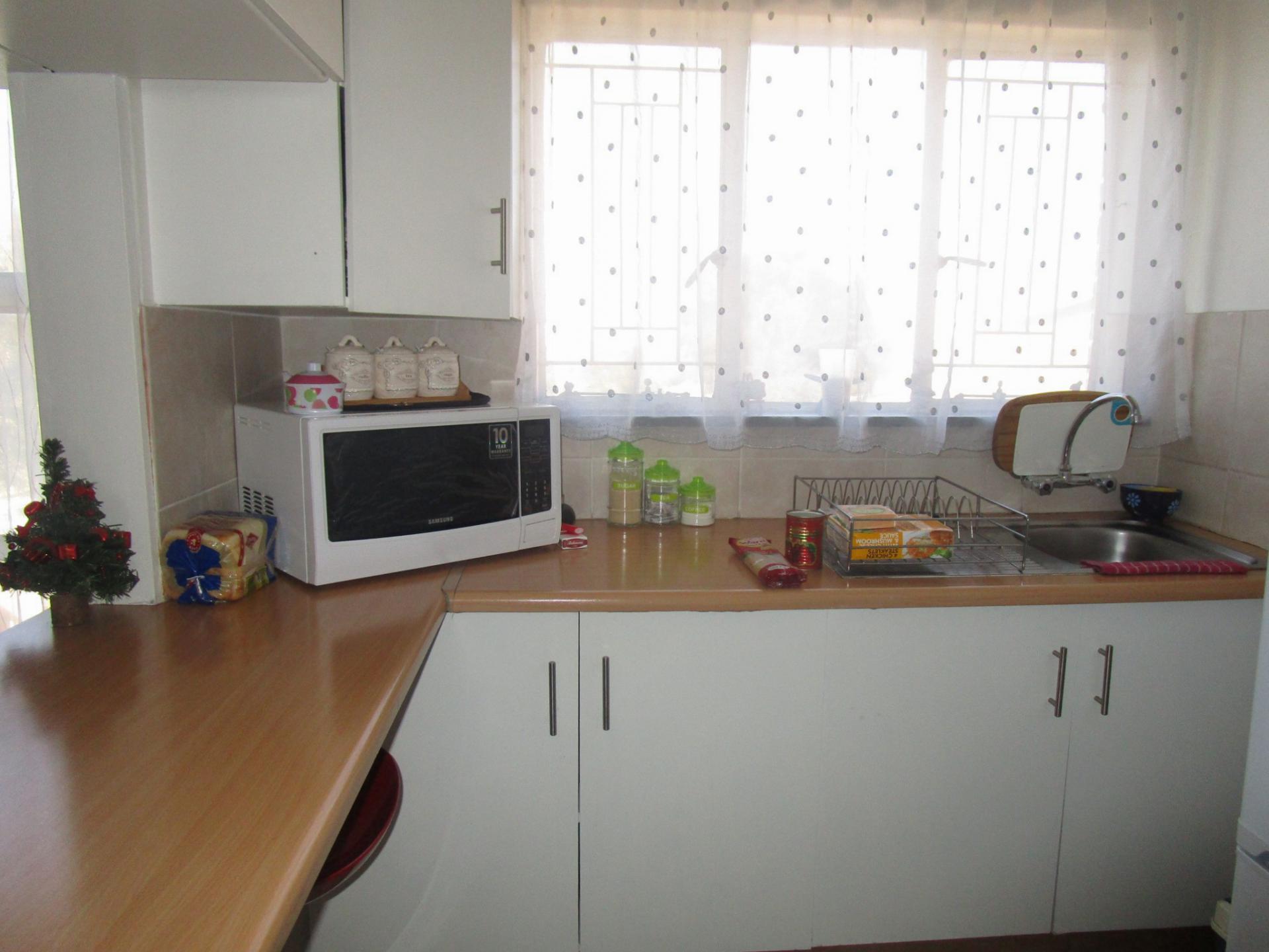 Kitchen - 10 square meters of property in Horison