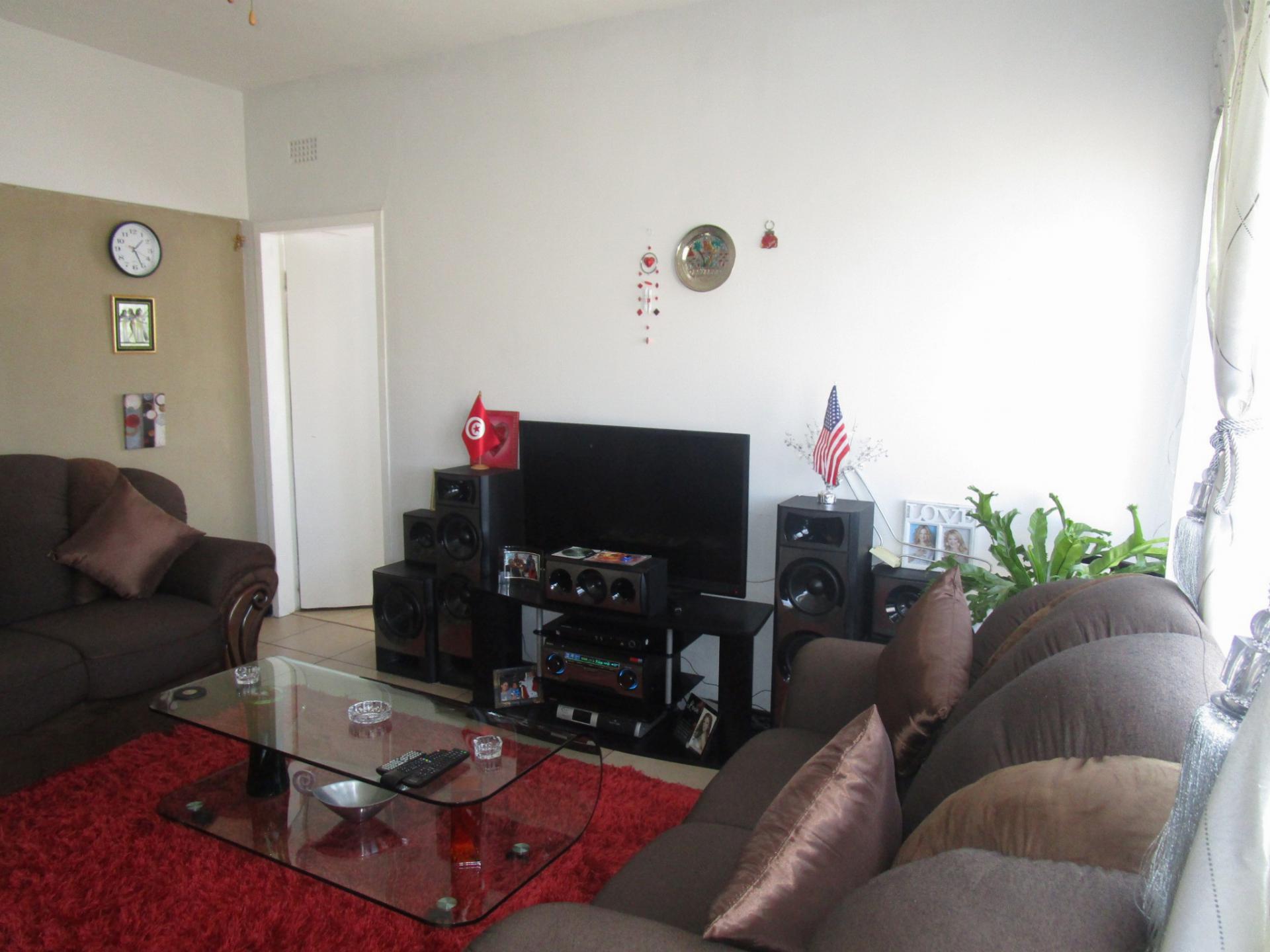 Lounges - 15 square meters of property in Horison