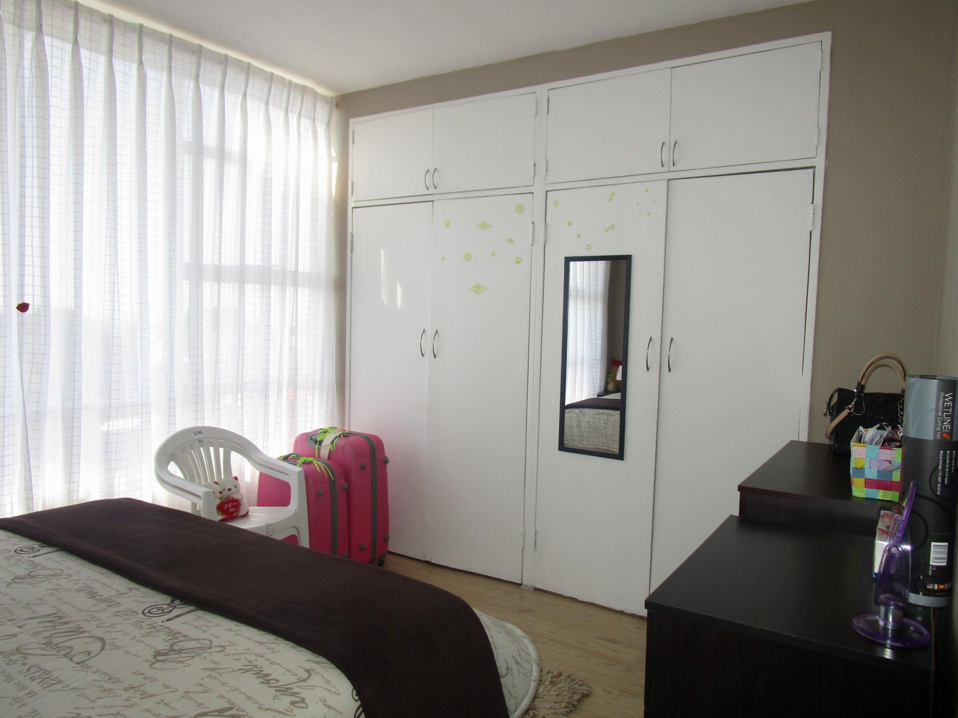 Main Bedroom - 15 square meters of property in Horison