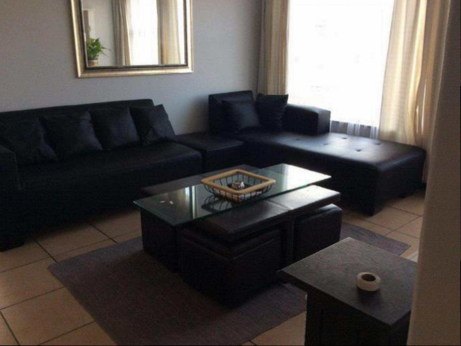Lounges - 15 square meters of property in Horison